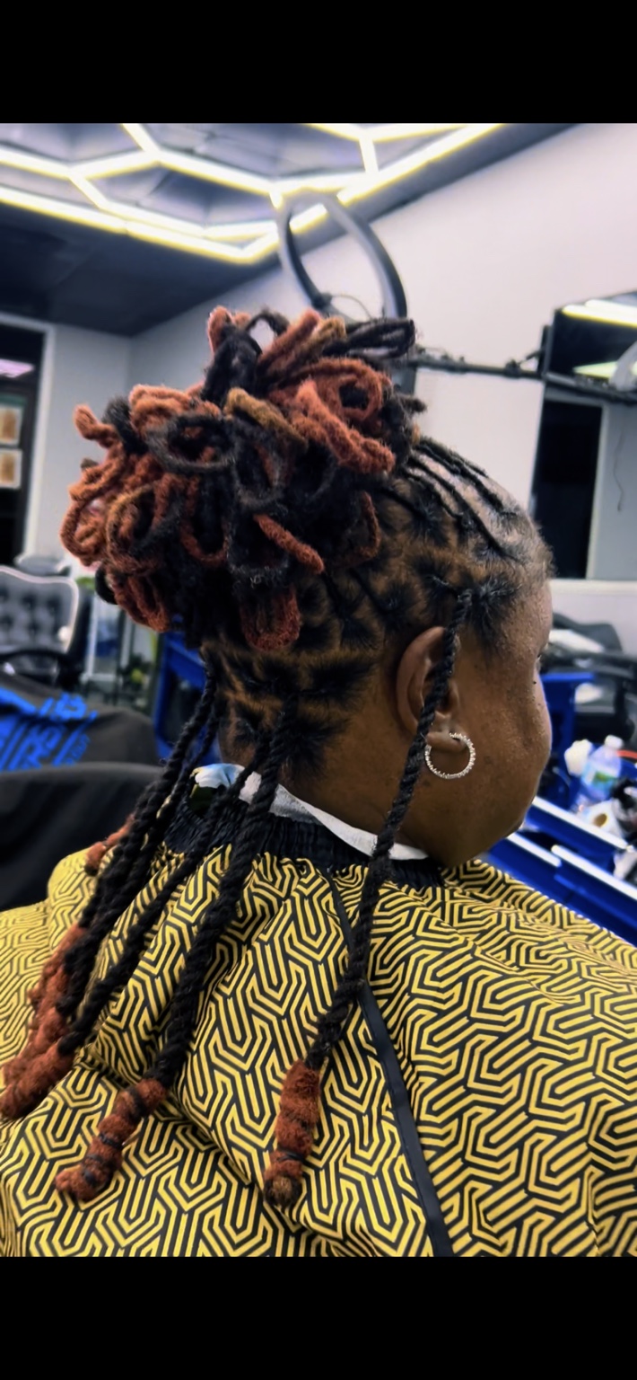 Detailed loc updo